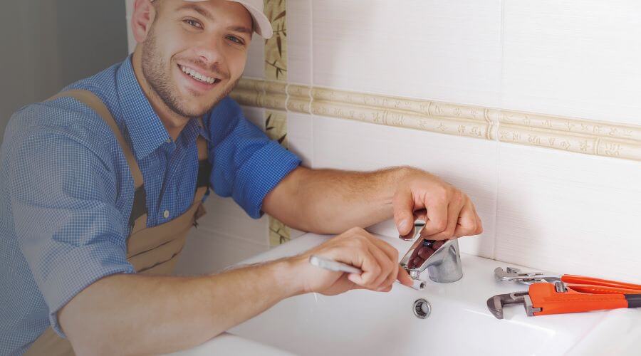 Professional clogged drains services in Benavides, TX
